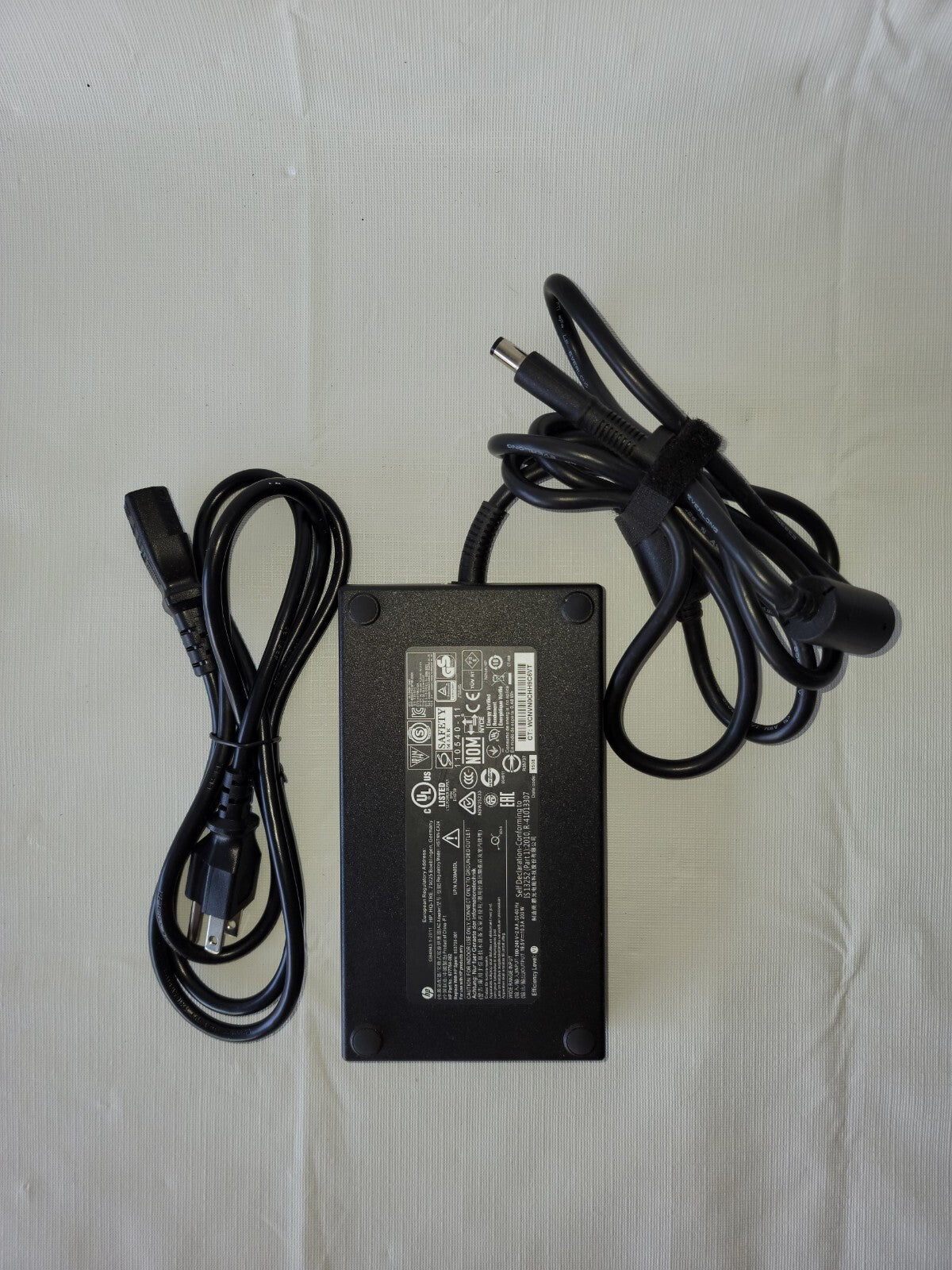 β HP 200W Charger 19.5V 10.3A OEM HSTNN-CA24 693708-001 Barrel Tip Adapter β