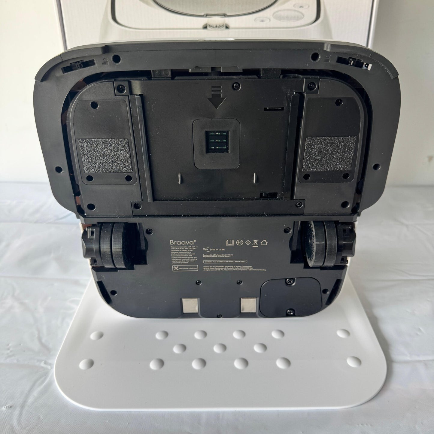 iRobot Braava Jet M6 (6110) Ultimate Robot Mop- Wi-Fi, White, CLEAN! (TESTED)