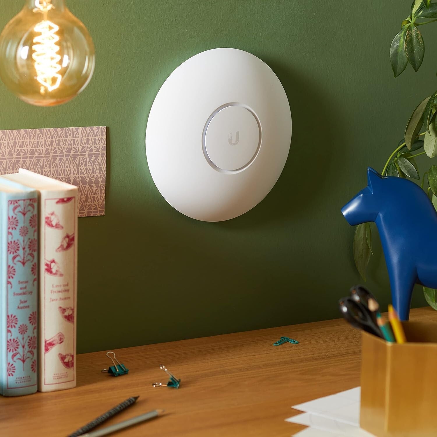 Ubiquiti Networks Unifi 802.11ac Dual-Radio PRO Access Point (UAP-AC-PRO-US)