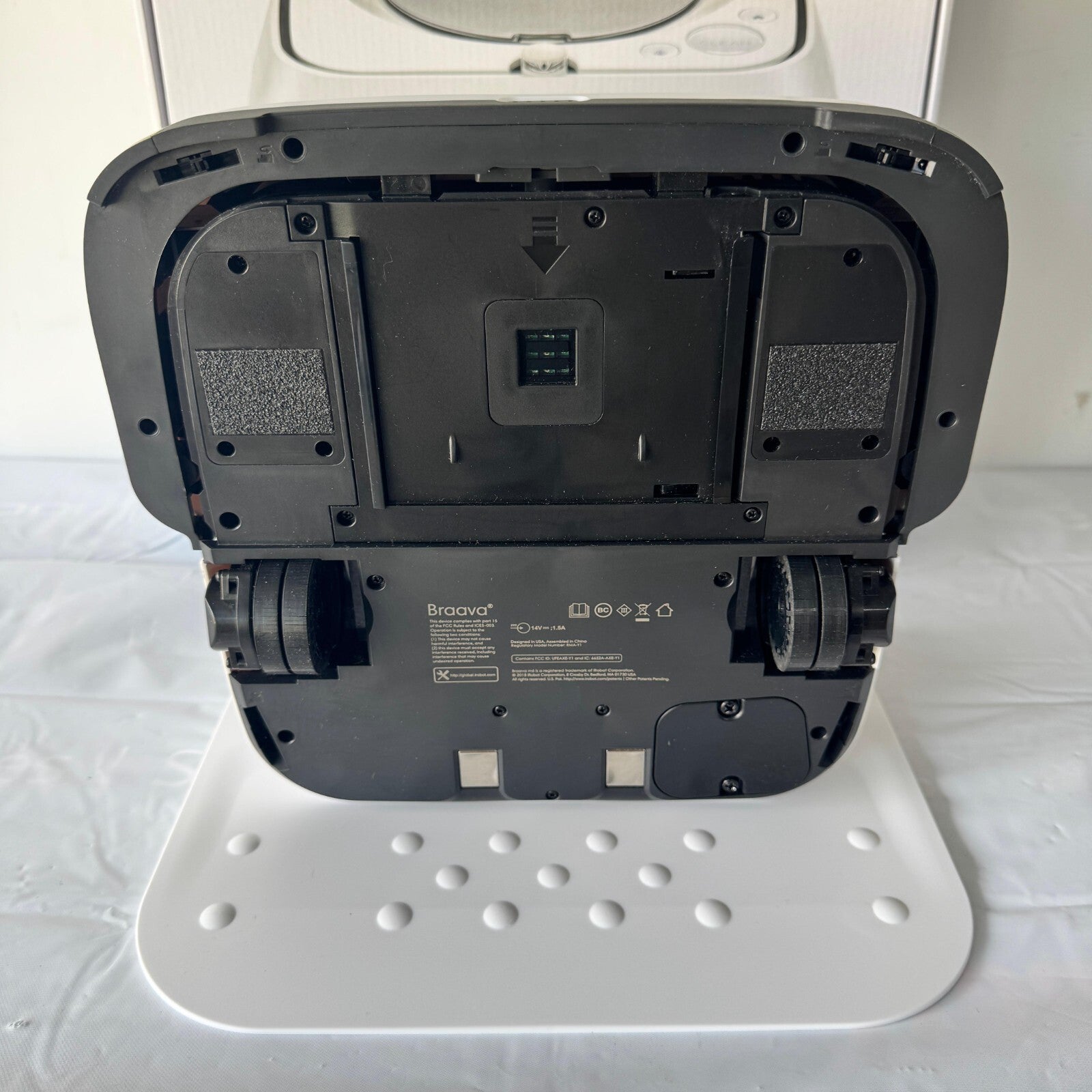 iRobot Braava Jet M6 (6110) Ultimate Robot Mop- Wi-Fi, White, CLEAN! (TESTED)